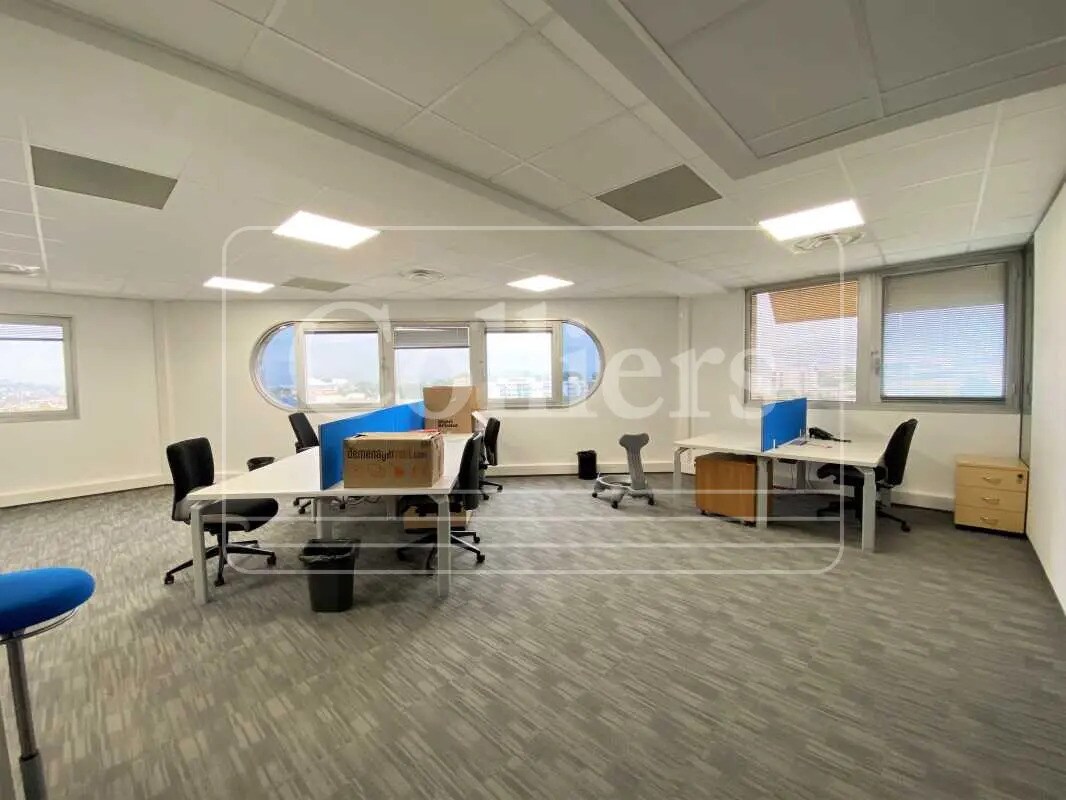 Office in Marseille to rent Building Photo- Image 1 of 22