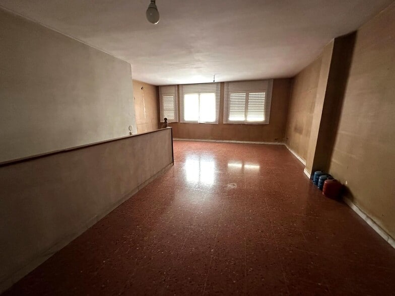Retail in Santa Coloma de Gramenet, Barcelona to rent - Interior Photo - Image 3 of 4