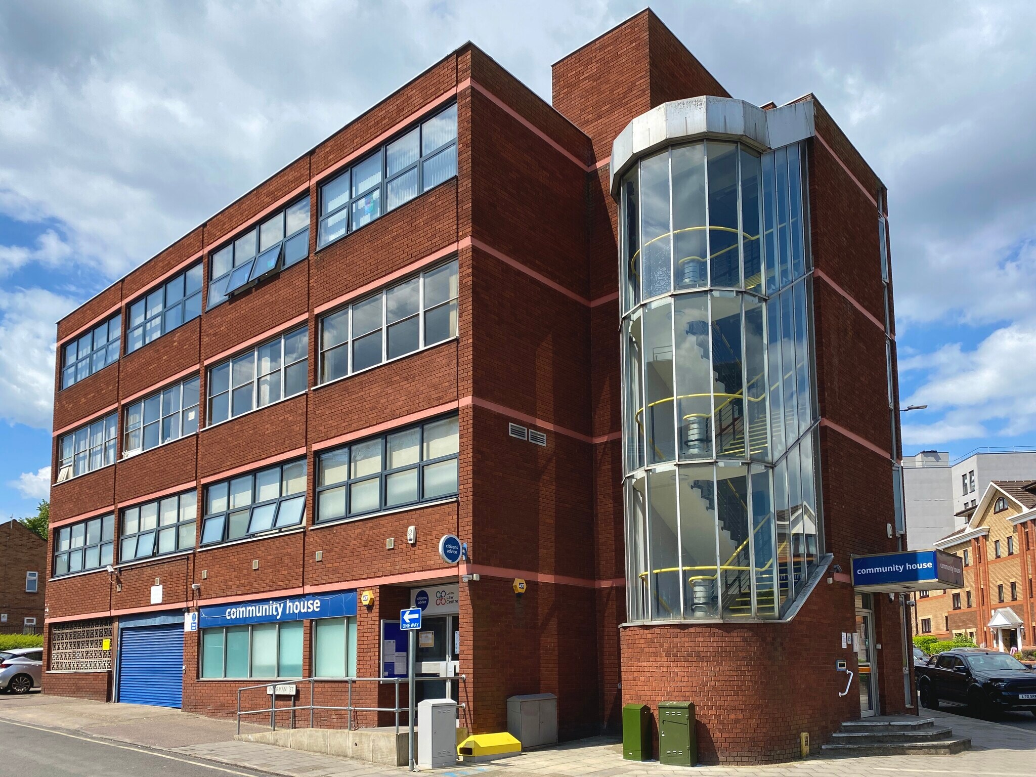 15 New Bedford Rd, Luton for sale Primary Photo- Image 1 of 1