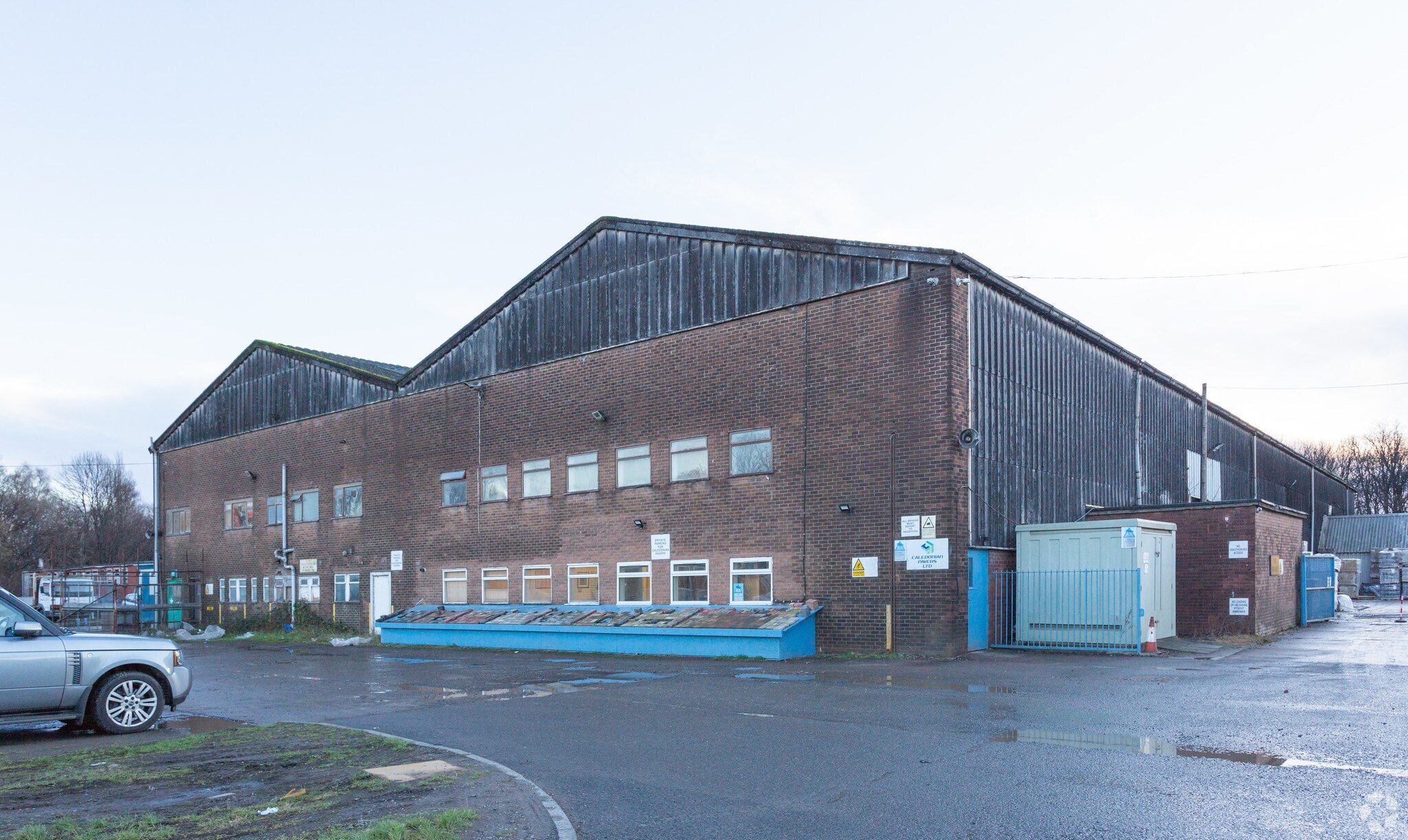 Meadowside St, Renfrew for sale Primary Photo- Image 1 of 1