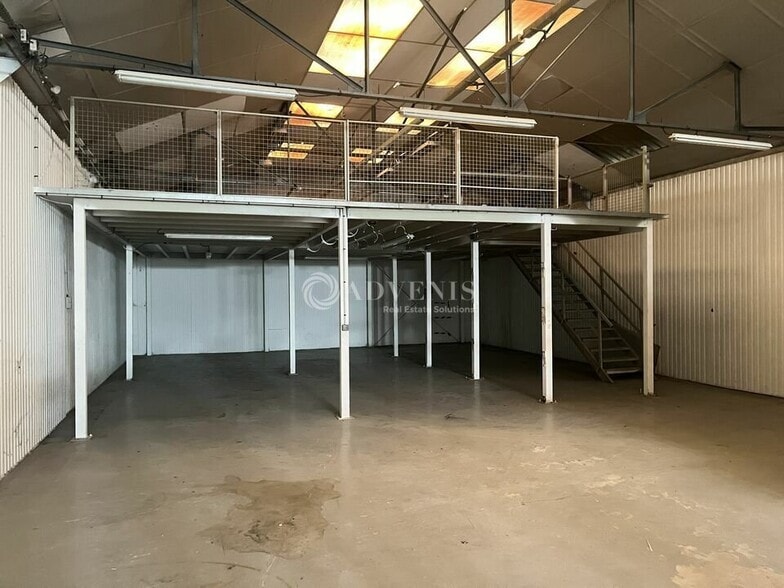 Light Industrial in Villeparisis to rent - Building Photo - Image 3 of 6