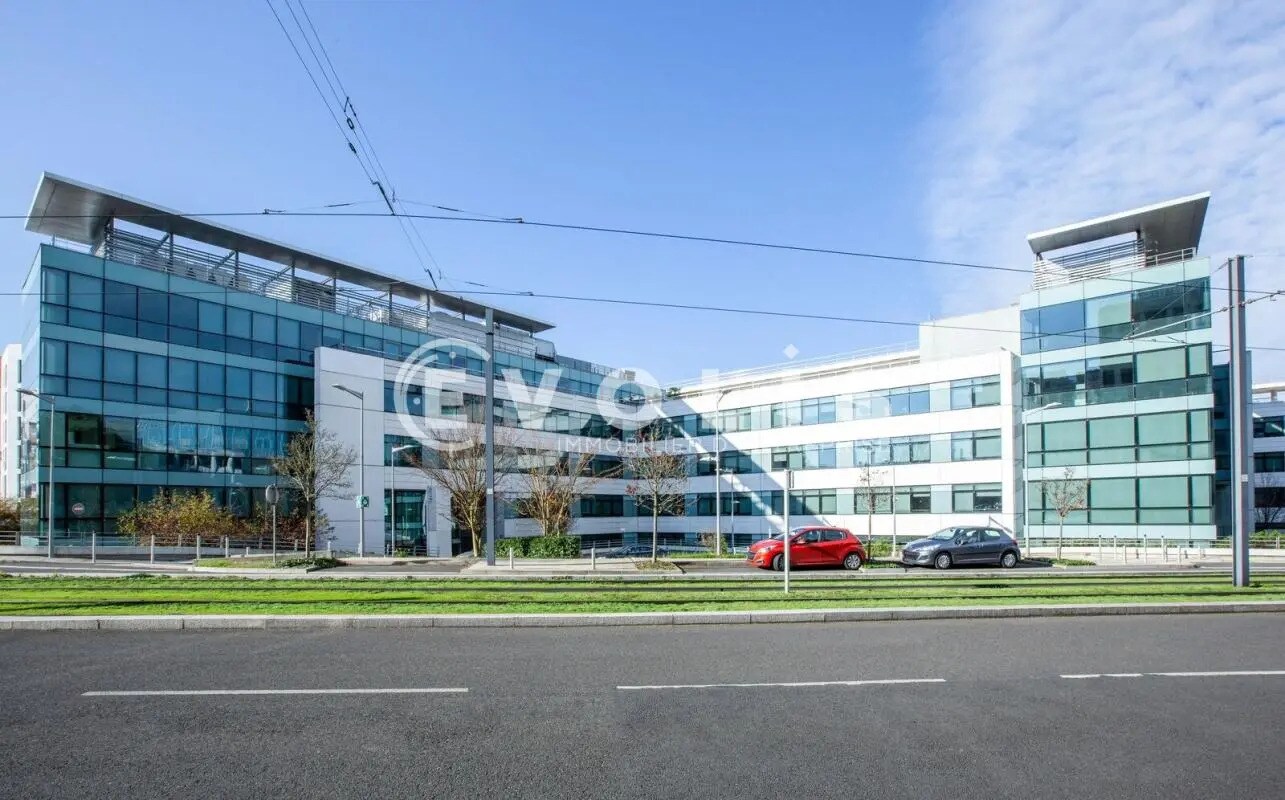 3 Rue Saarinen, Rungis to rent Building Photo- Image 1 of 3