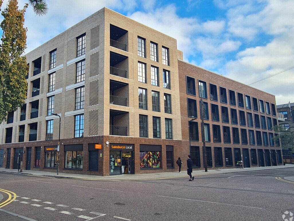 Berkshire Rd, London for sale Primary Photo- Image 1 of 1