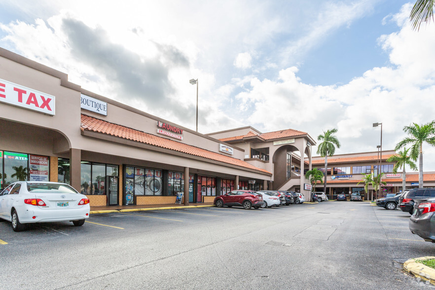 1800 W 68th St, Hialeah, FL for rent - Building Photo - Image 3 of 11