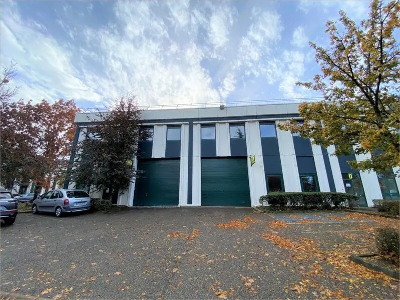 Light Industrial in Limonest to rent Building Photo- Image 1 of 10