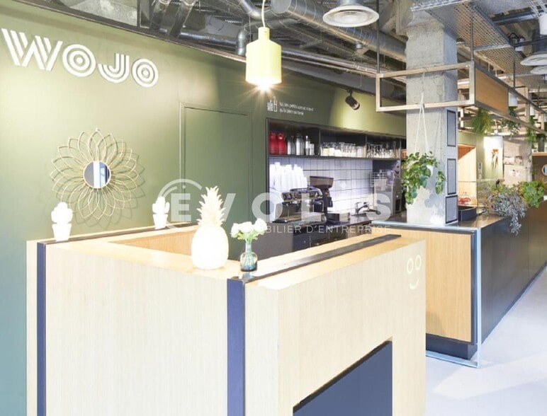 Office in Neuilly-sur-Seine to rent - Interior Photo - Image 2 of 2