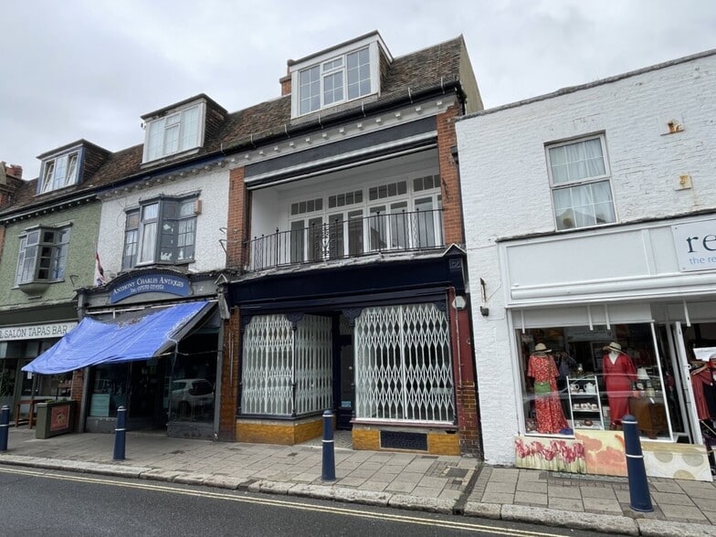 27 High St, Hythe to rent - Building Photo - Image 2 of 8