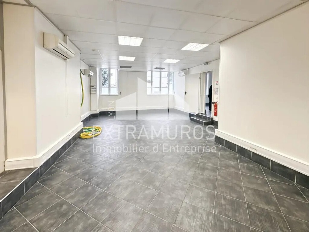 Location Bureaux 100 m² à 218 m² - Photo 1