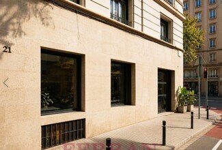 Retail in Barcelona, Barcelona to rent Interior Photo- Image 2 of 7