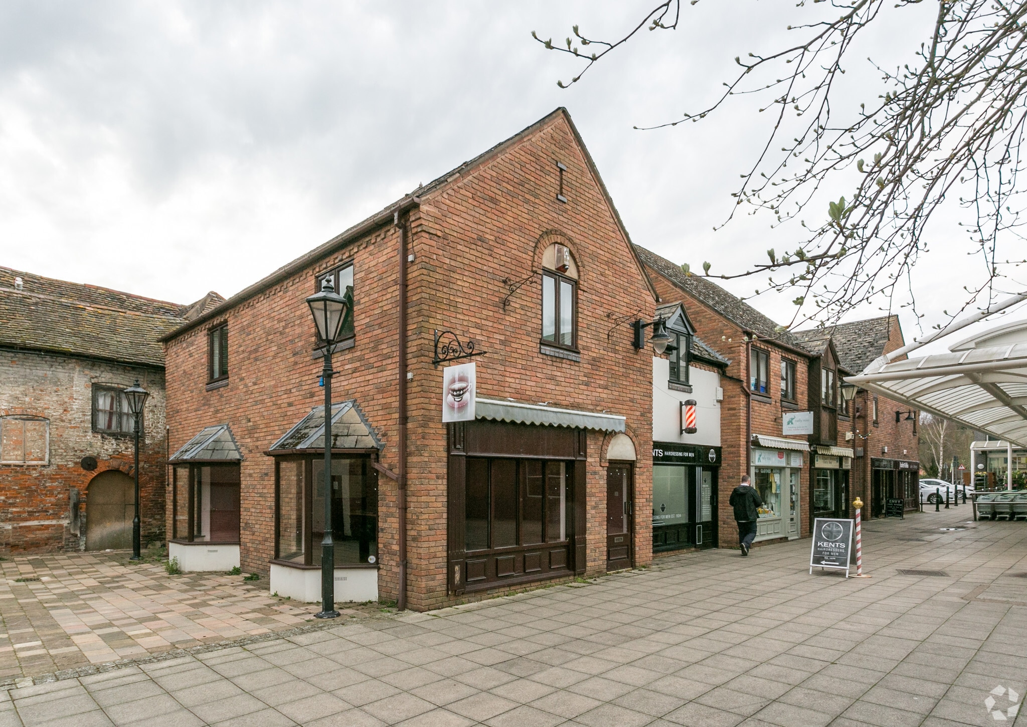 2 Gurneys Ln, Droitwich to rent Primary Photo- Image 1 of 11