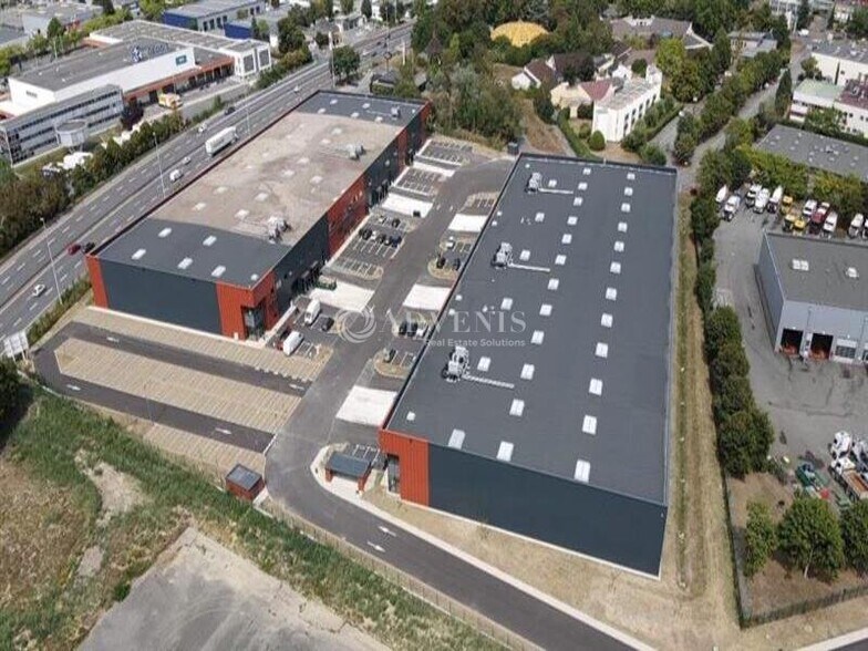 12 Rue De L'Equerre, SAINT-OUEN-L'AUMONE to rent - Aerial - Image 2 of 10
