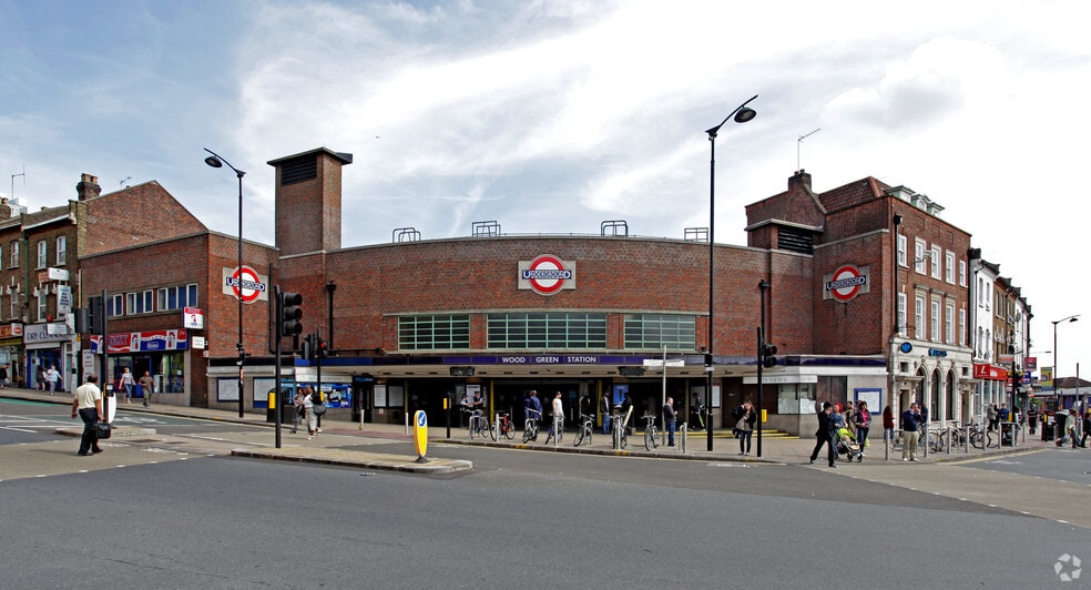 High Rd, London for sale - Building Photo - Image 1 of 1