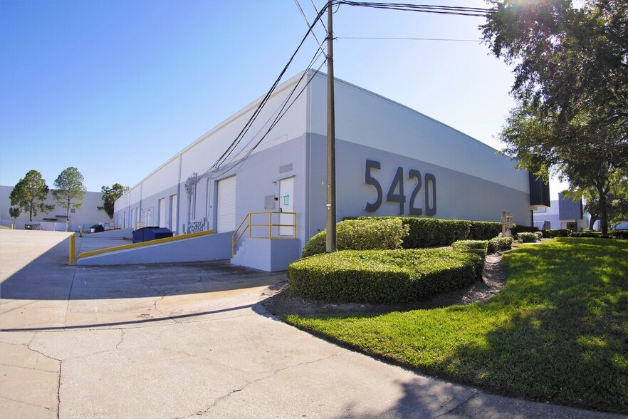 5402 Pioneer Park Blvd, Tampa, FL for rent - Building Photo - Image 1 of 8