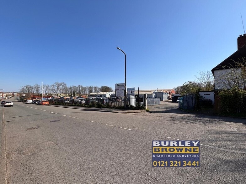 U4 5 6 & 8 Alexandra Industrial Estate portfolio of 4 properties for sale on LoopNet.co.uk - Building Photo - Image 1 of 19