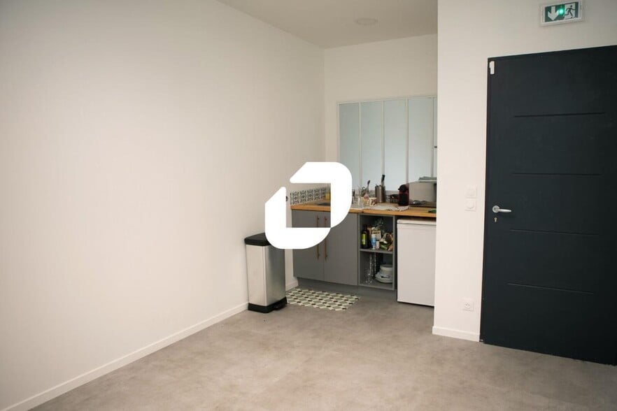Office in Bagnolet to rent - Building Photo - Image 3 of 10