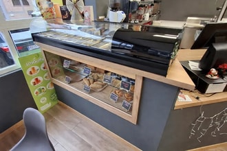 Retail in Madrid, Madrid to rent Interior Photo- Image 2 of 11