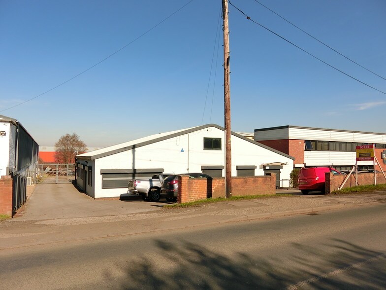 41 Landywood Ln, Walsall for sale - Primary Photo - Image 1 of 1