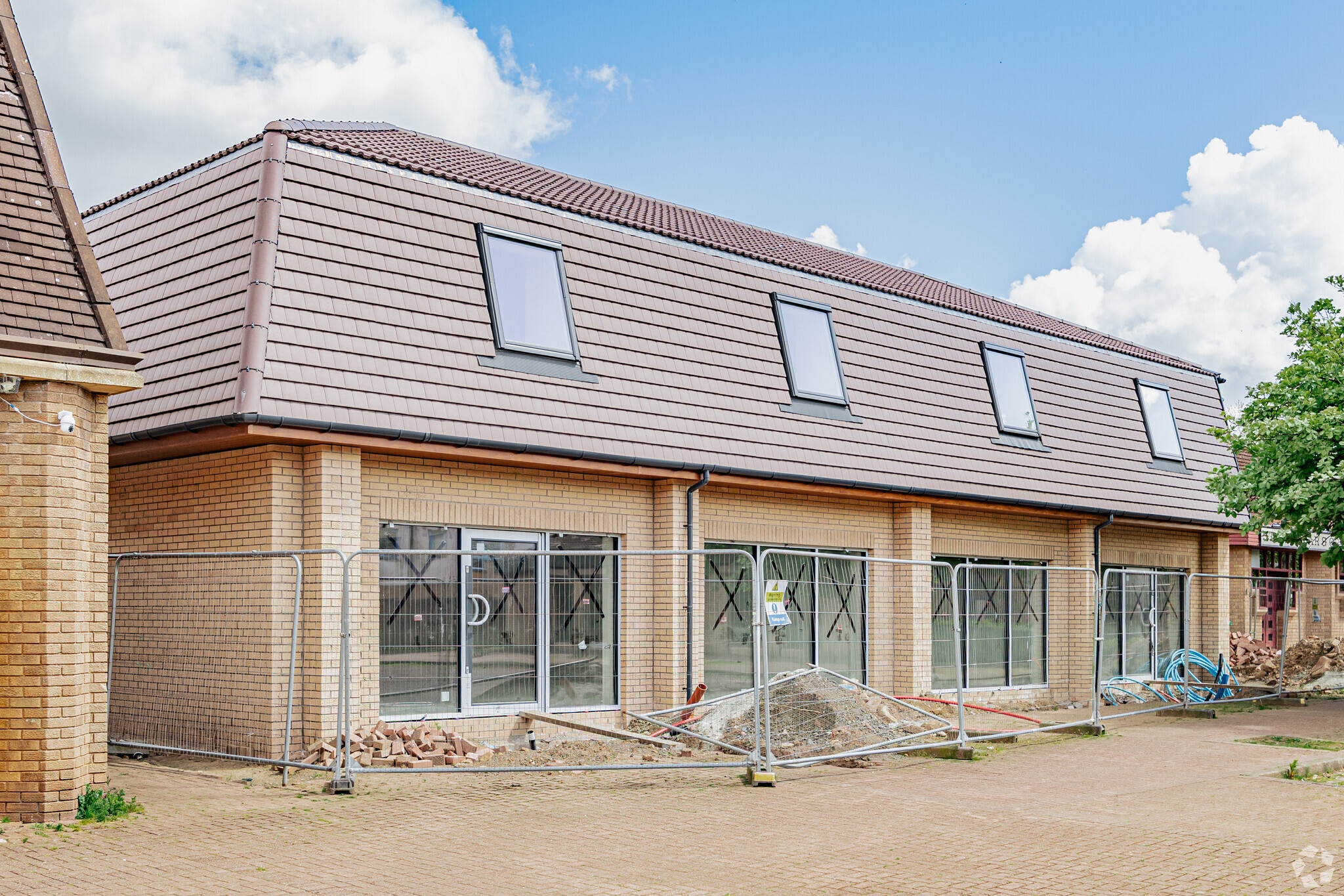 Huntsmans Rd, Glenrothes to rent Primary Photo- Image 1 of 3