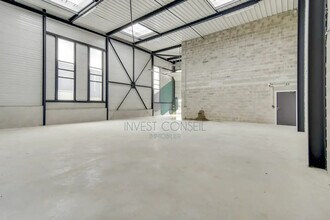 Light Industrial in Groslay to rent Interior Photo- Image 1 of 6