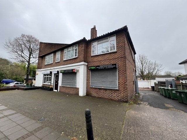 70 St James Way, Sidcup to rent - Primary Photo - Image 1 of 1