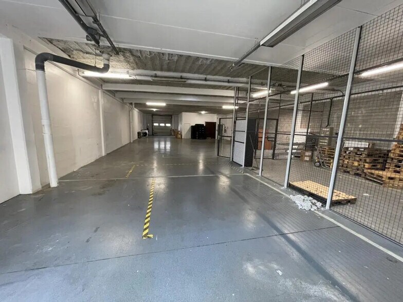 Industrial in Gennevilliers to rent - Building Photo - Image 3 of 21