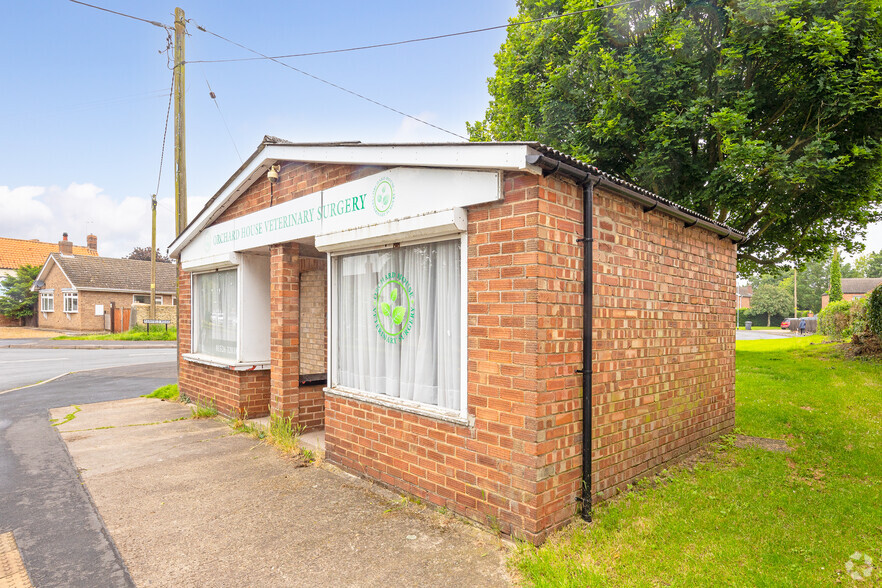 85-87 High St, Ruskington for rent - Building Photo - Image 2 of 4