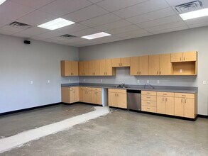 2701 SE Otis Corley Dr, Bentonville, AR to rent Building Photo- Image 2 of 6