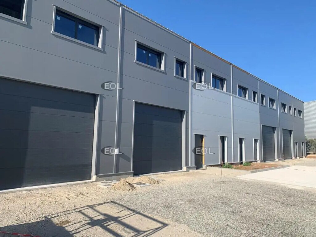 Location Local d'activités 187 m² à 374 m² - Photo 1
