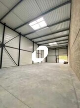 Light Industrial in Aubergenville for sale Interior Photo- Image 1 of 6