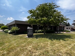 1200 Maple Dr, Peru, IL for rent Building Photo- Image 1 of 2