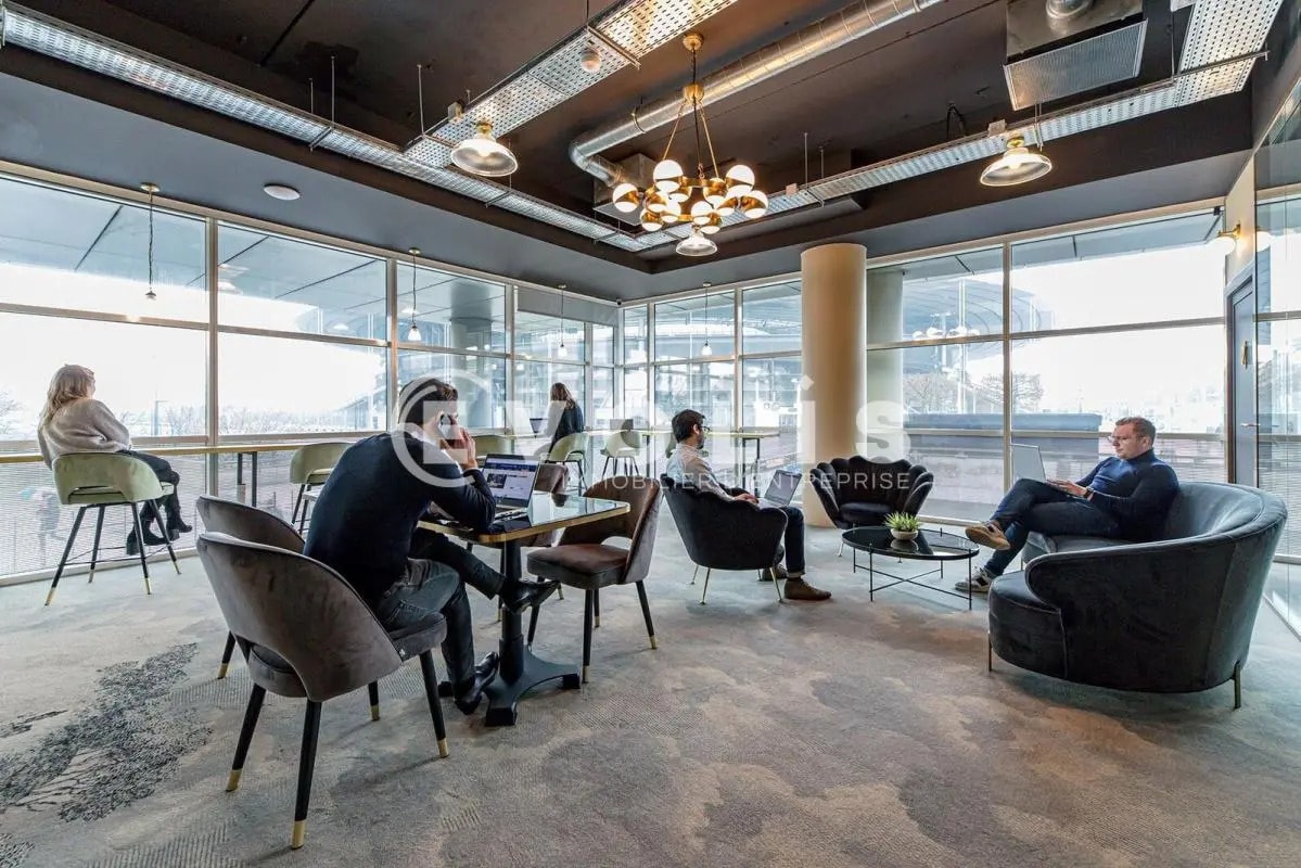 Office in Saint-Denis to rent Building Photo- Image 1 of 9