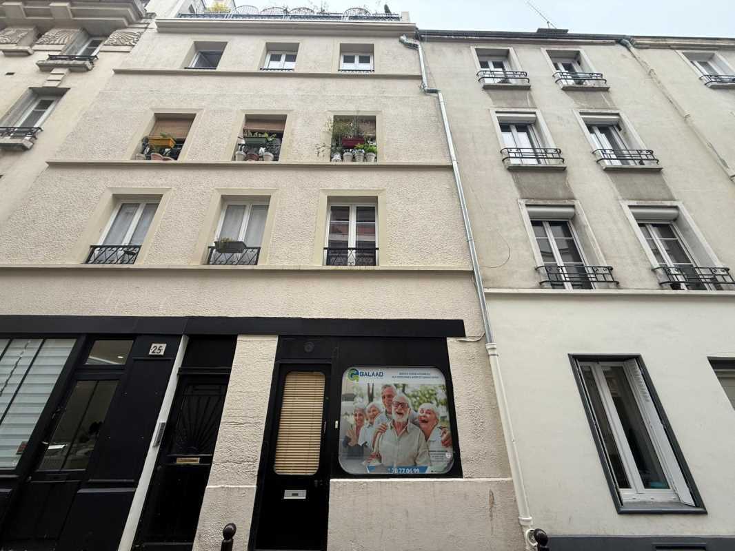 Office in Paris for sale Building Photo- Image 1 of 6