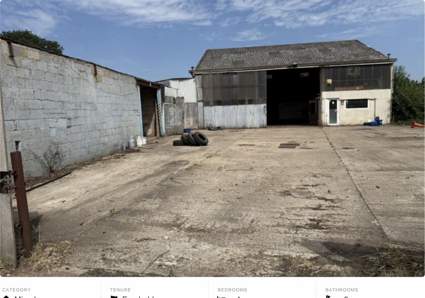 Lowfield Heath Rd, Horley for sale - Building Photo - Image 2 of 15