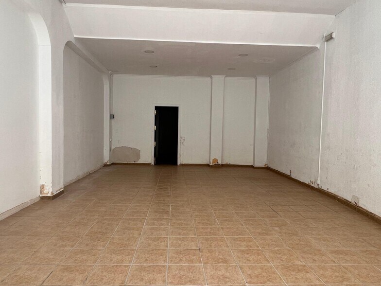 Rambla d'Algemesí, 3, Algemesí, Valencia to rent - Building Photo - Image 2 of 10