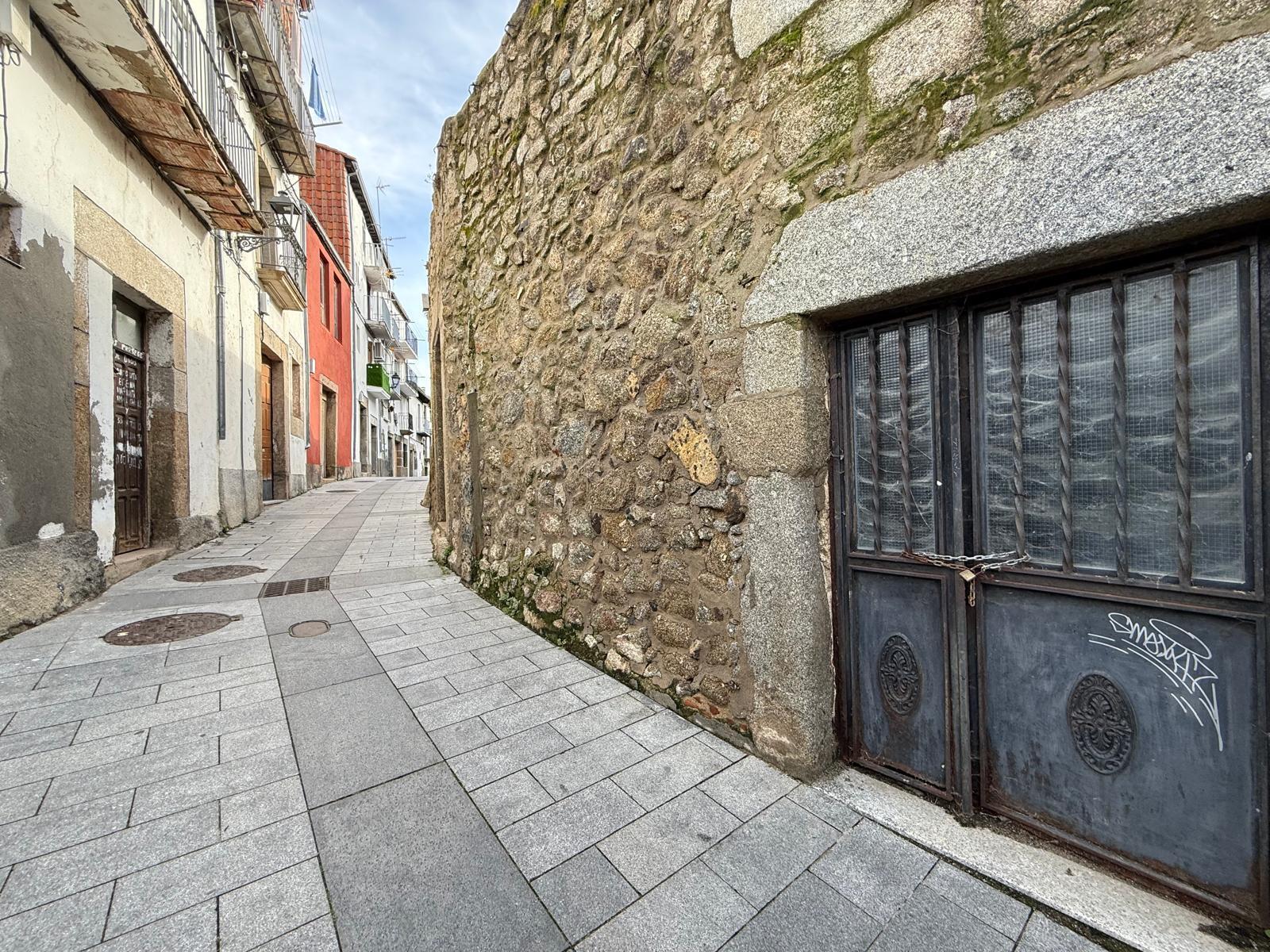 Calle Alojería, Béjar, Salamanca for sale Primary Photo- Image 1 of 10