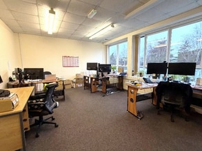 Battle Rd, Newton Abbot to rent Interior Photo- Image 1 of 3