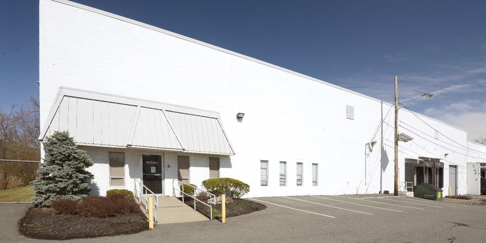 600 Gotham Pky, Carlstadt, NJ for rent - Building Photo - Image 1 of 6