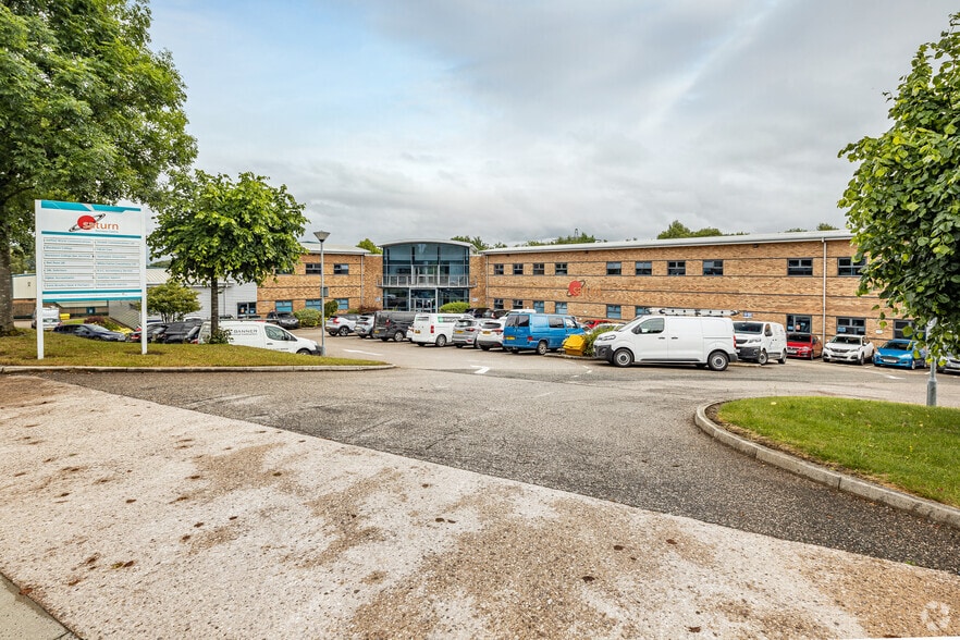 Challenge Way, Blackburn to rent - Building Photo - Image 3 of 5