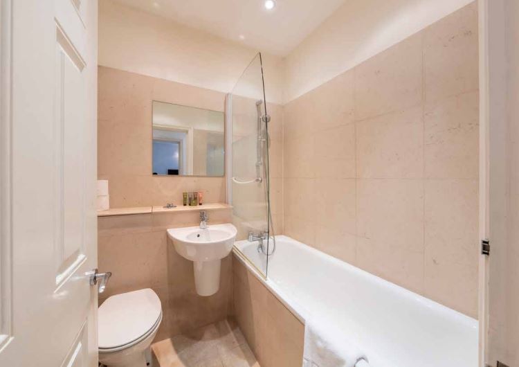 140 Minories, London for sale Interior Photo- Image 1 of 1