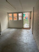 1a High St, Chippenham to rent Interior Photo- Image 1 of 1