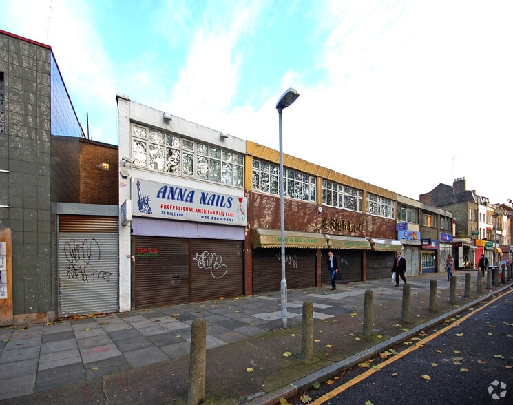 39-43 Mile End Rd, London to rent - Building Photo - Image 2 of 4