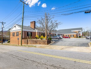 90 S Caldwell St, Brevard, NC for rent Building Photo- Image 1 of 20