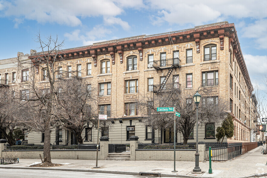 1199 Eastern Pky, Brooklyn, NY for sale - Primary Photo - Image 1 of 1