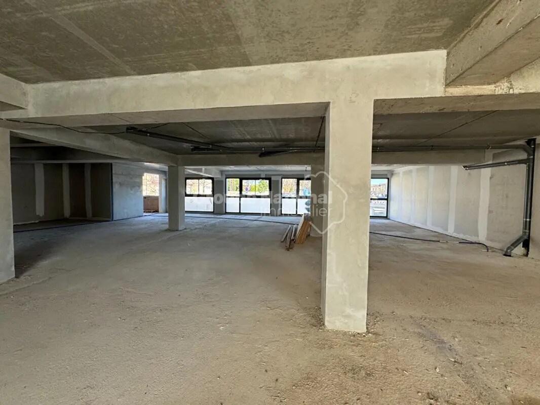 Retail in Lunel for sale Building Photo- Image 1 of 6