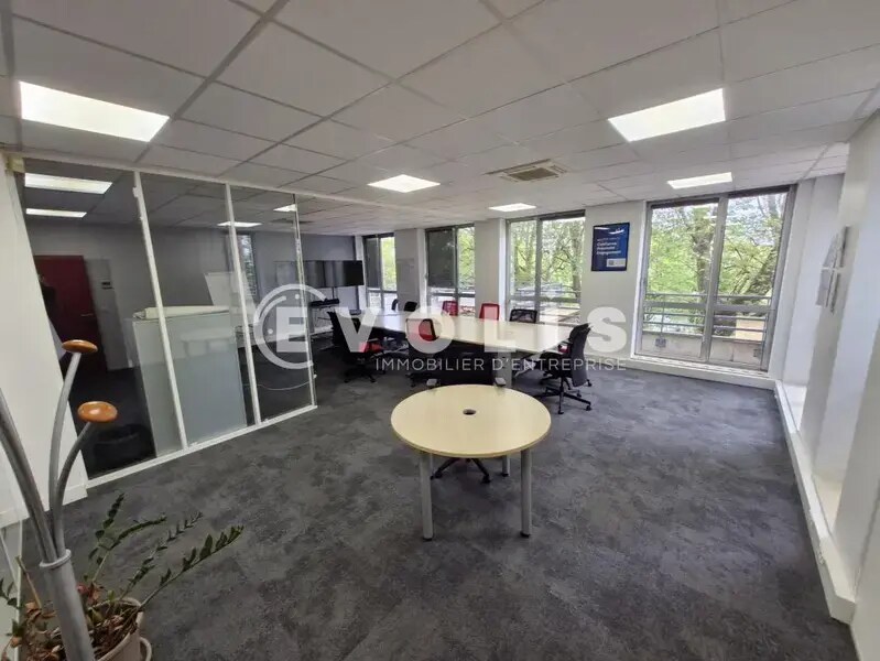 6-8 Rue Paul Cezanne, Neuilly-Plaisance to rent Interior Photo- Image 1 of 4