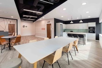 2530 Park Av, Bristol to rent Interior Photo- Image 2 of 10