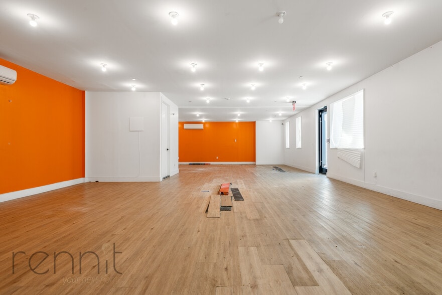 799 E 34th St, Brooklyn, NY for rent - Interior Photo - Image 2 of 14