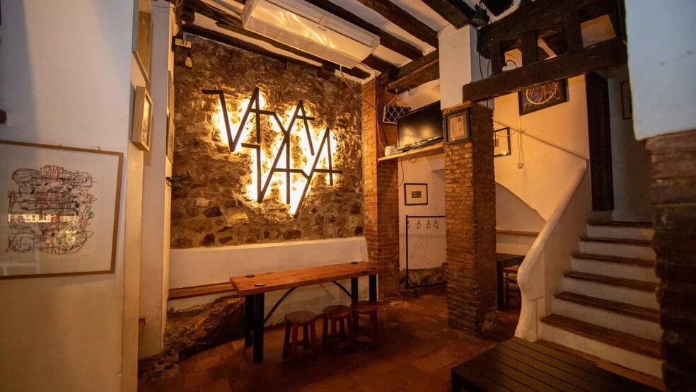 Retail in Cuenca, Cuenca to rent - Building Photo - Image 1 of 1