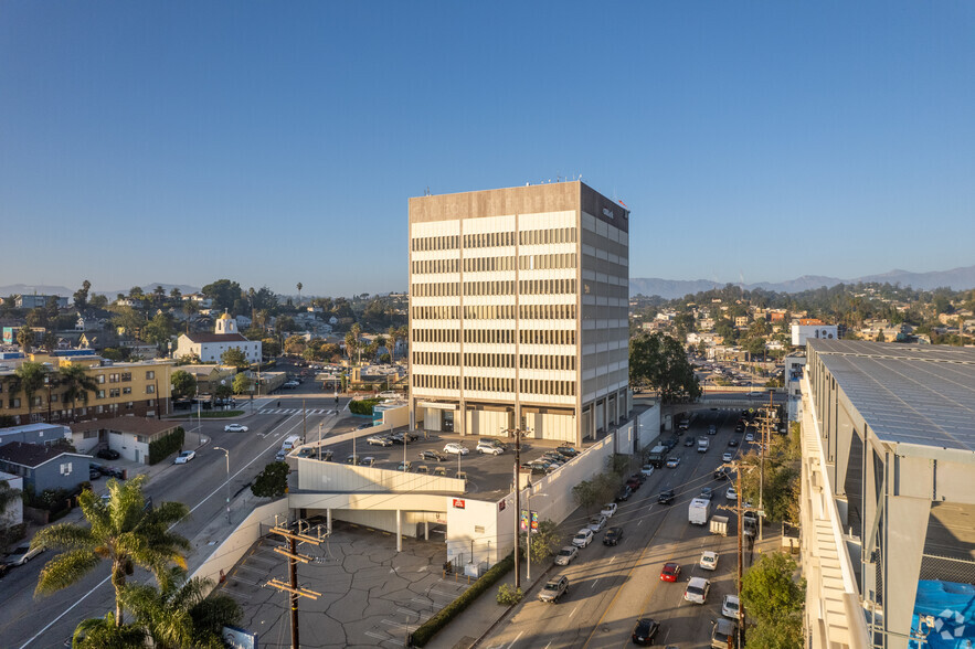 1910 W Sunset Blvd, Los Angeles, CA for rent - Building Photo - Image 3 of 6