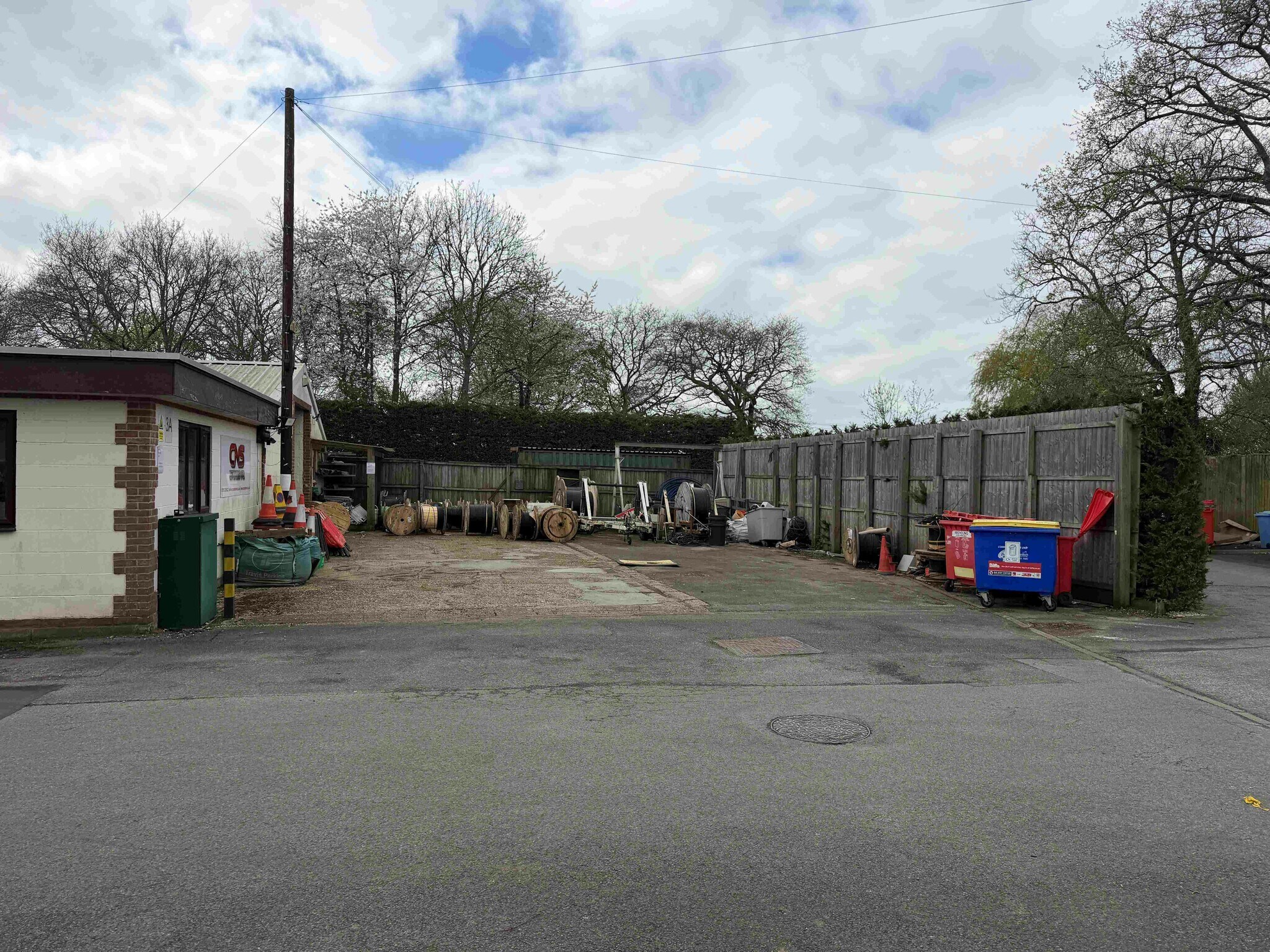 Calcot Ln, Curdridge to rent Building Photo- Image 1 of 8